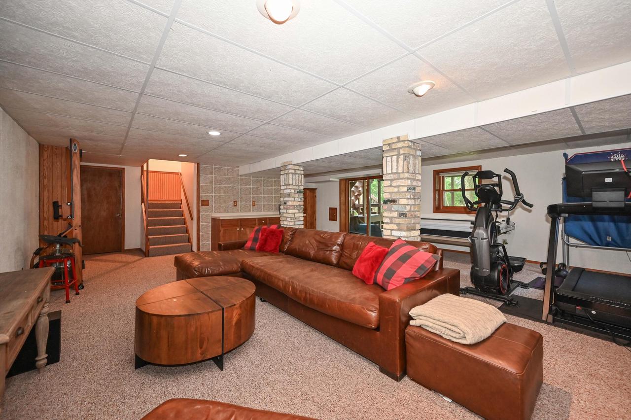 7837 South Ridgewood DRIVE