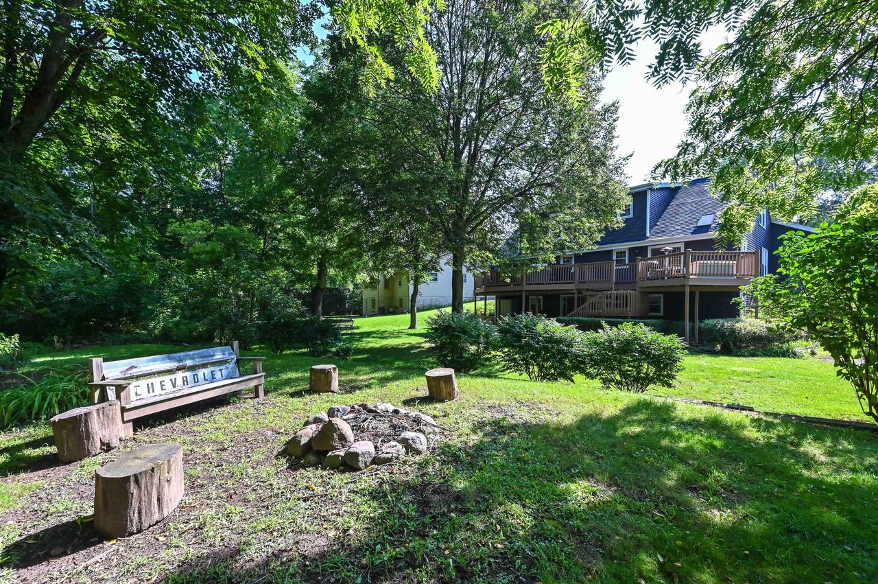 7837 South Ridgewood DRIVE