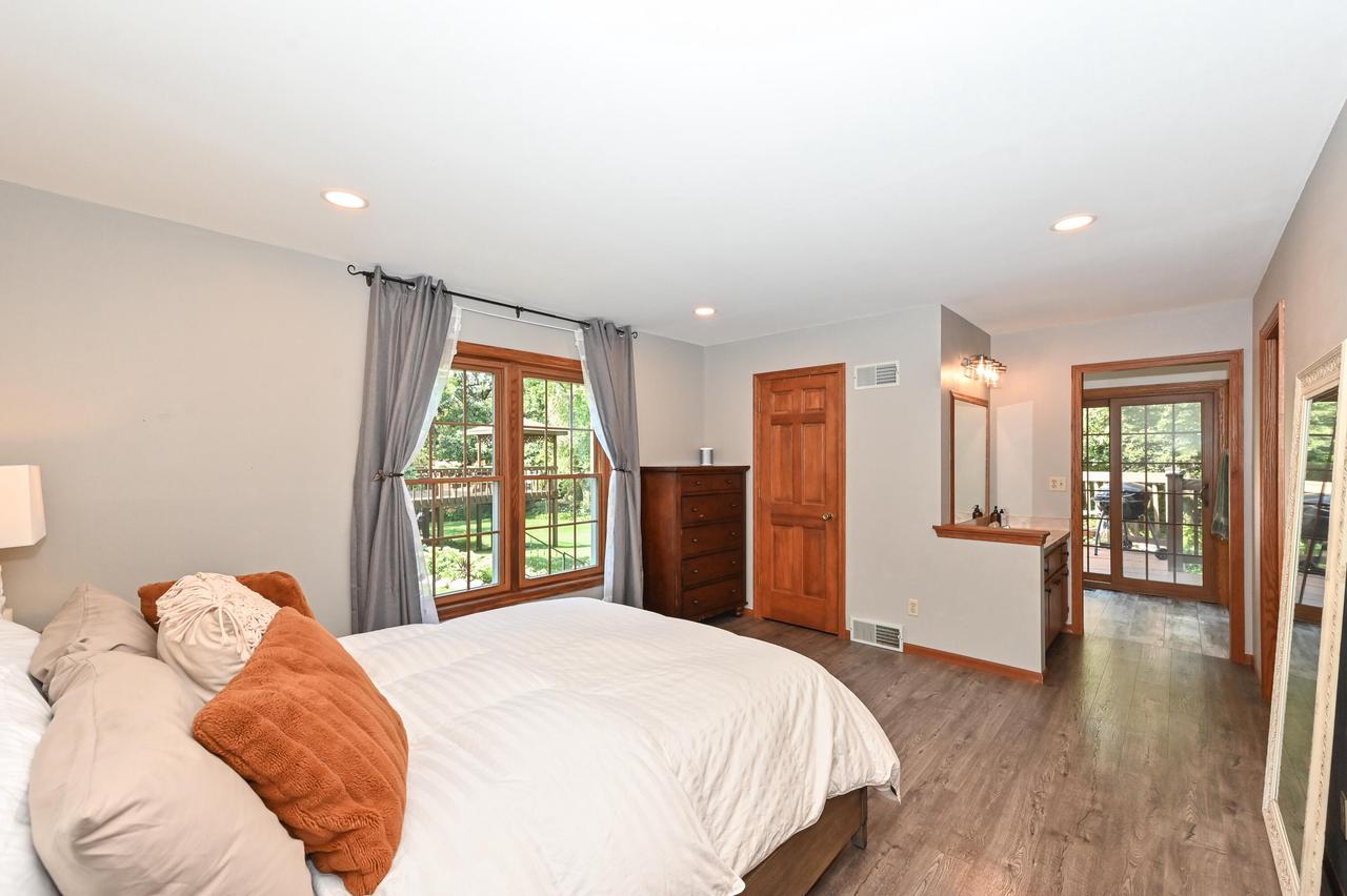 7837 South Ridgewood DRIVE