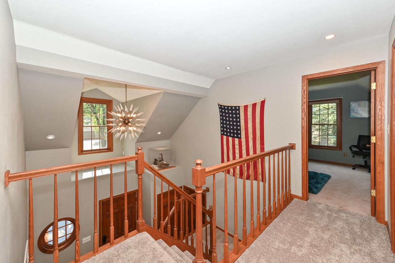 7837 South Ridgewood DRIVE