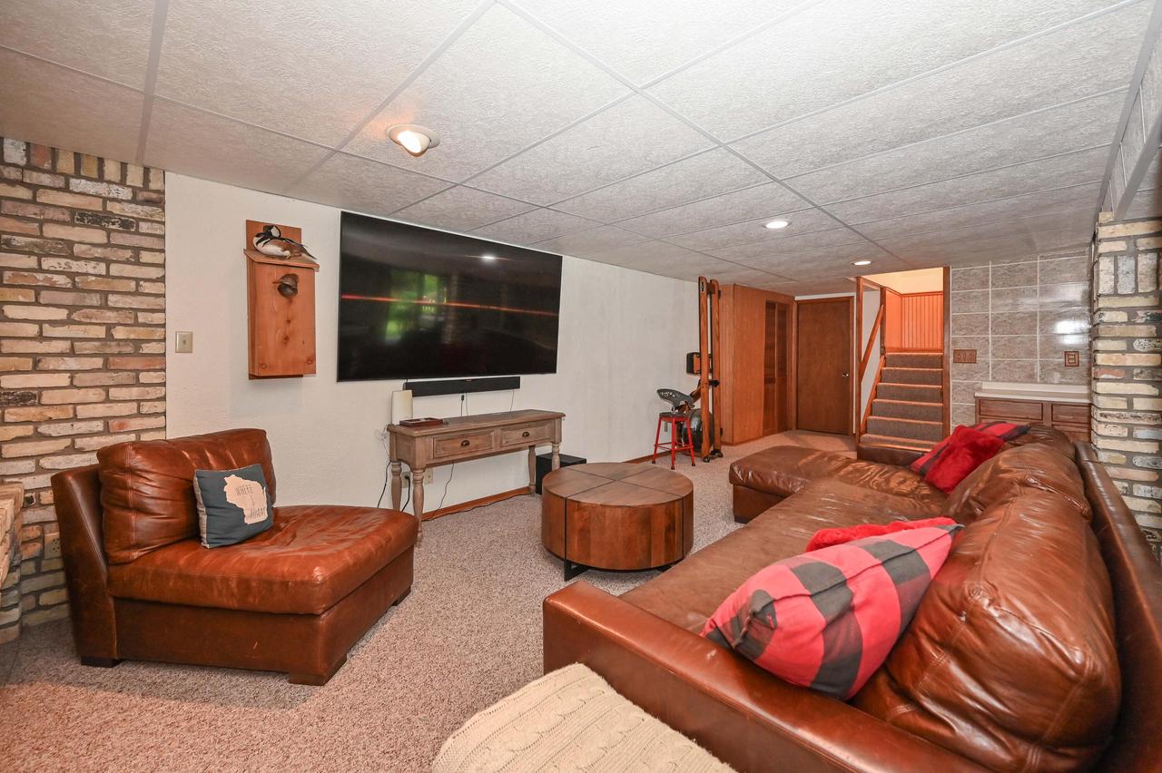 7837 South Ridgewood DRIVE