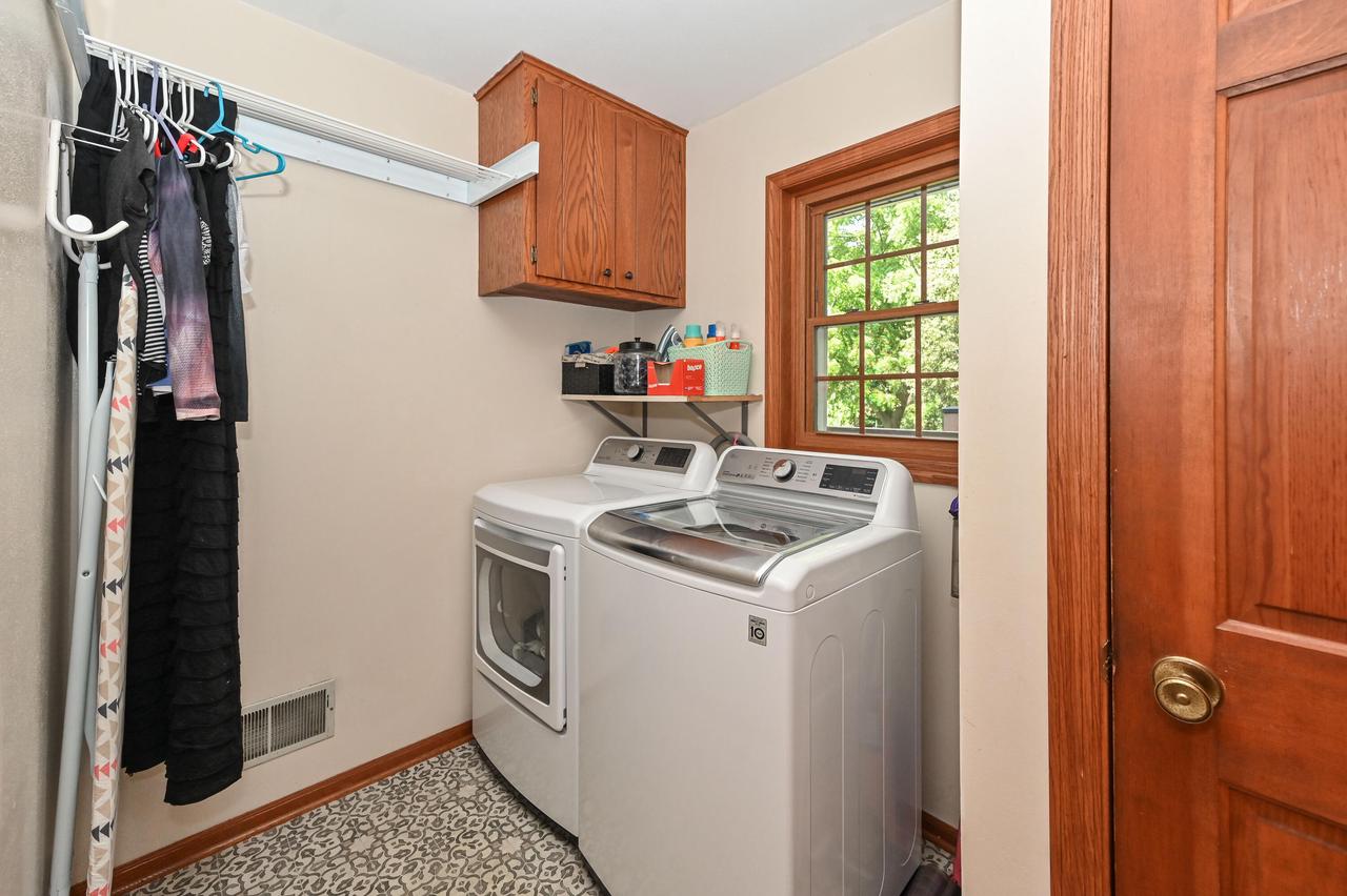 7837 South Ridgewood DRIVE