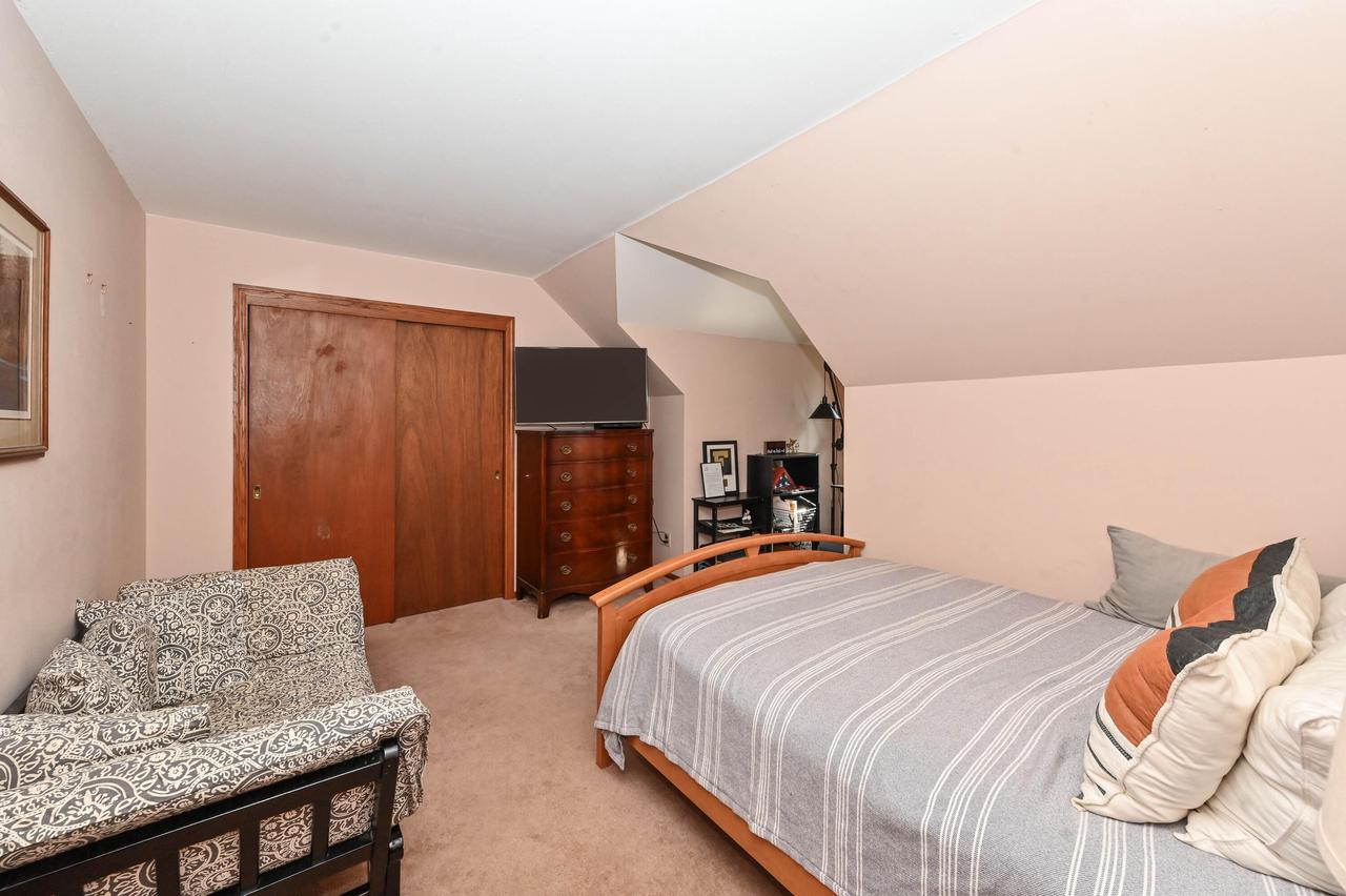 7837 South Ridgewood DRIVE