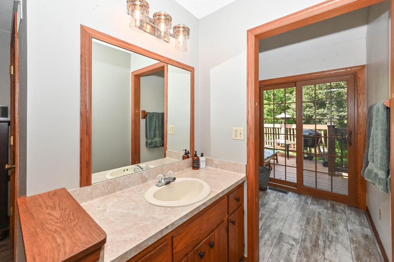 7837 South Ridgewood DRIVE