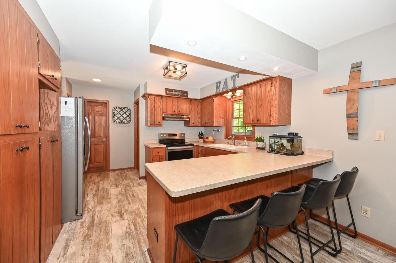 7837 South Ridgewood DRIVE