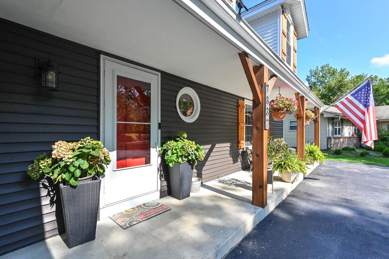 7837 South Ridgewood DRIVE