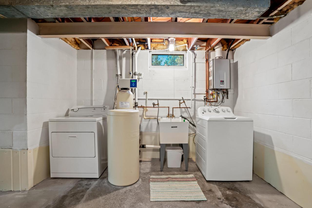 814 East Wisconsin AVENUE