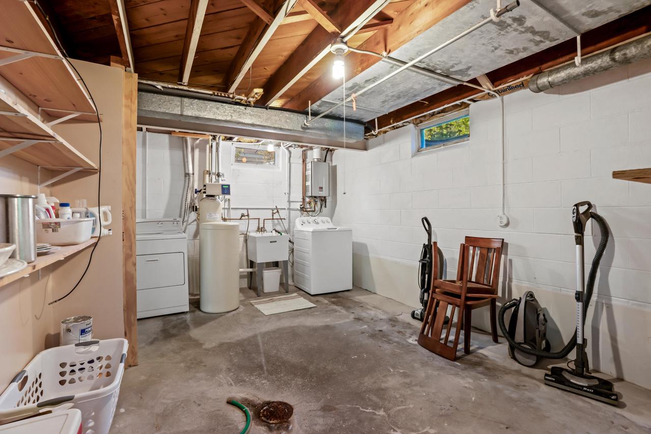 814 East Wisconsin AVENUE