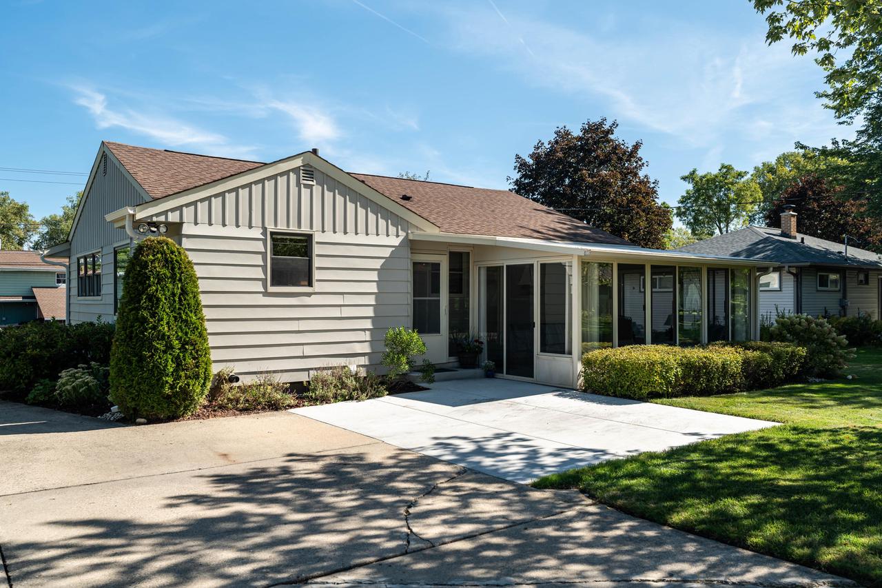 814 East Wisconsin AVENUE