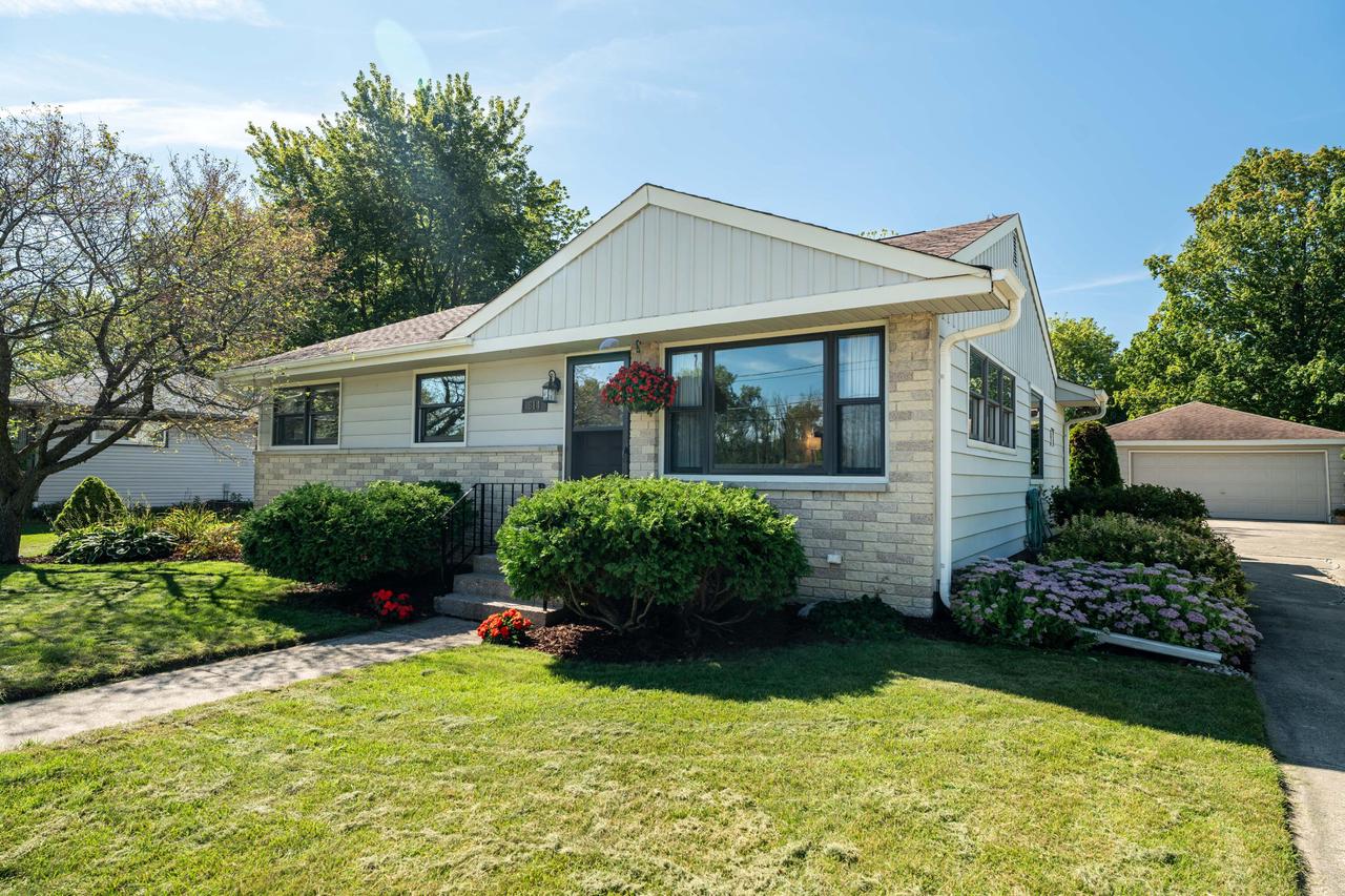 814 East Wisconsin AVENUE