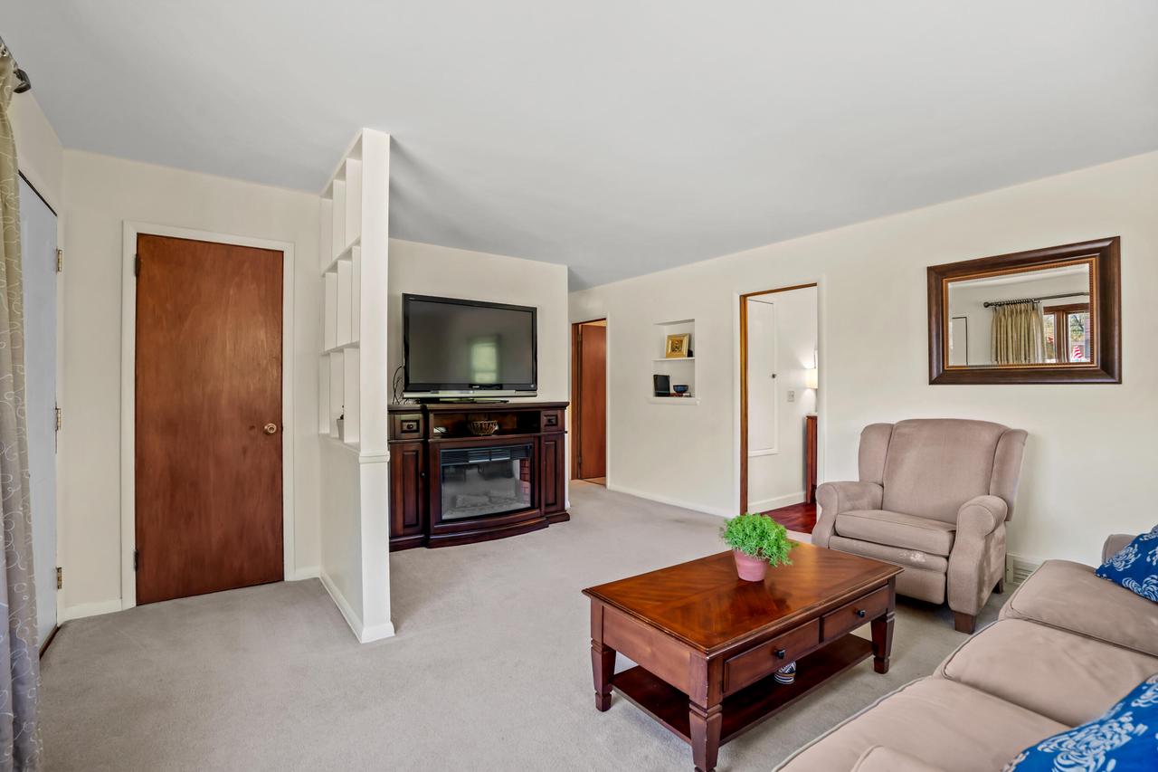 814 East Wisconsin AVENUE