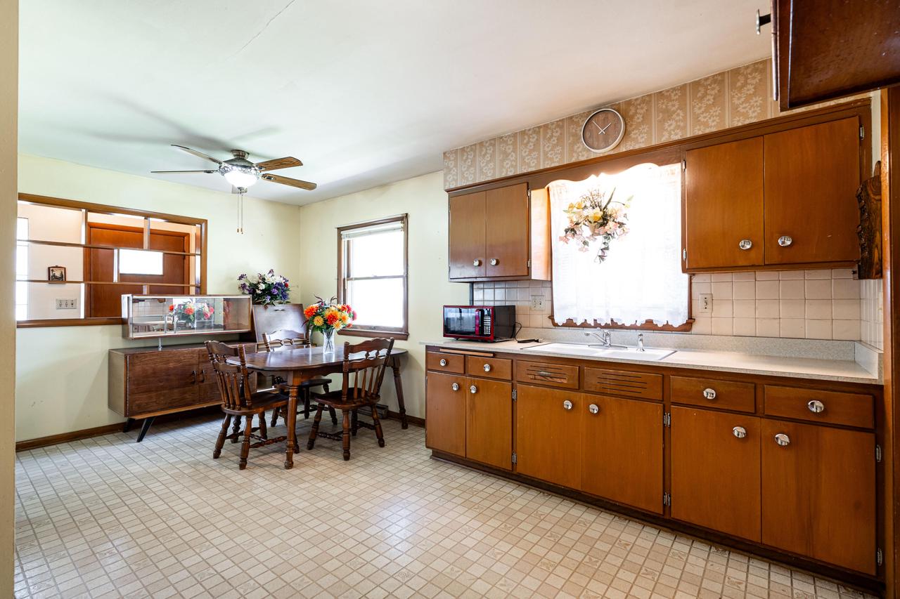 1551 West Bolivar AVENUE