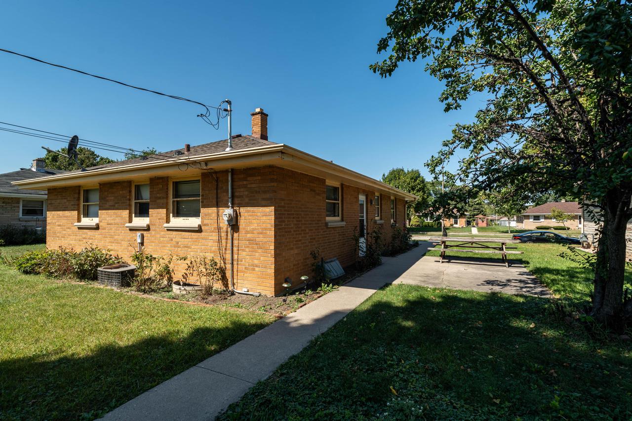 1551 West Bolivar AVENUE