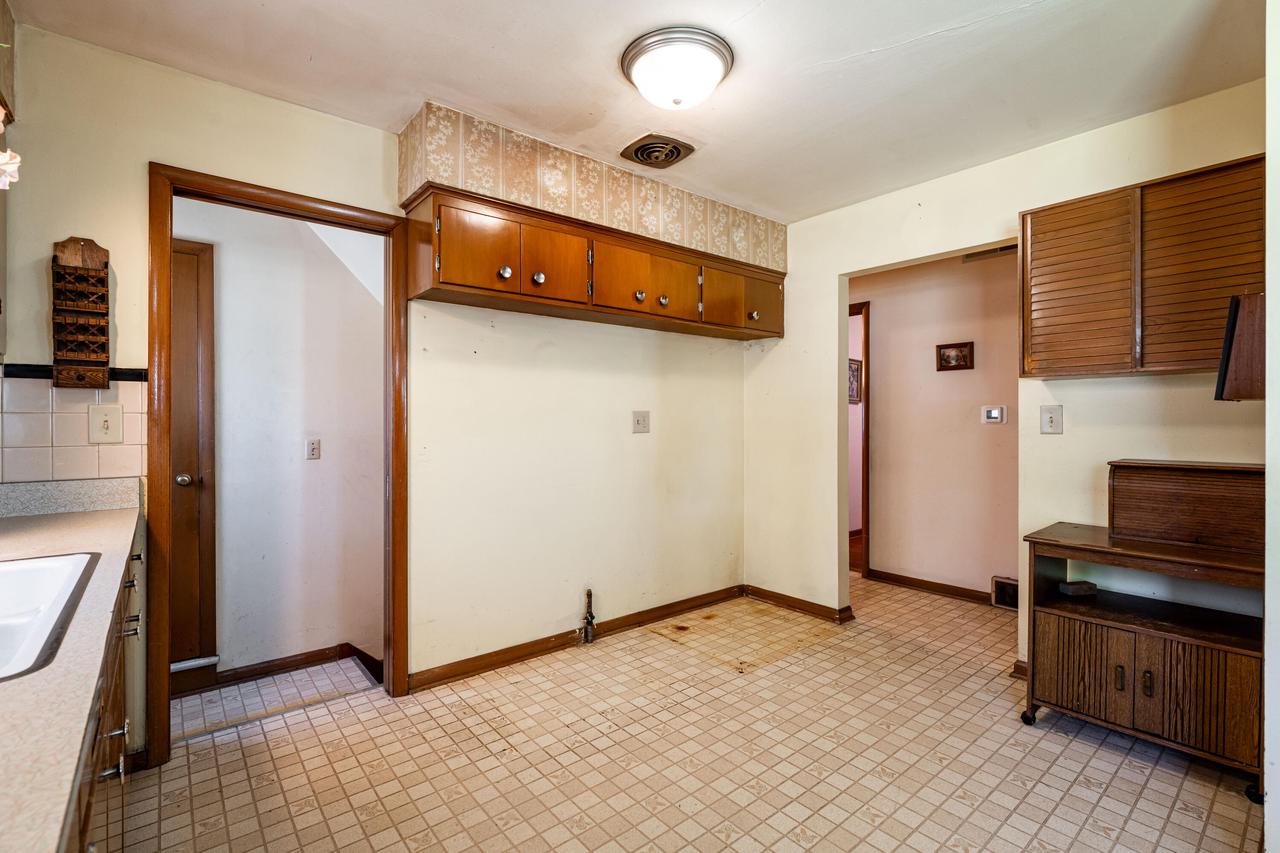 1551 West Bolivar AVENUE