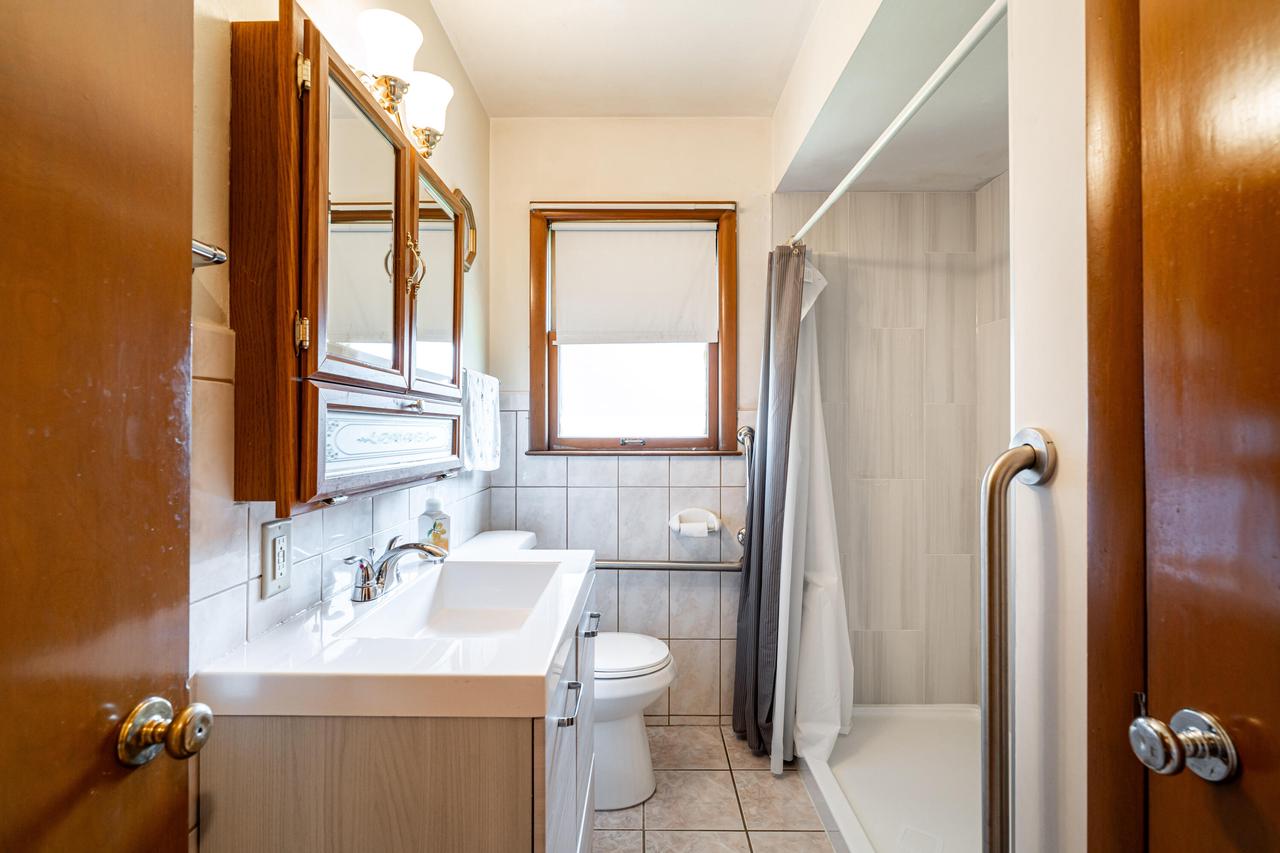 1551 West Bolivar AVENUE