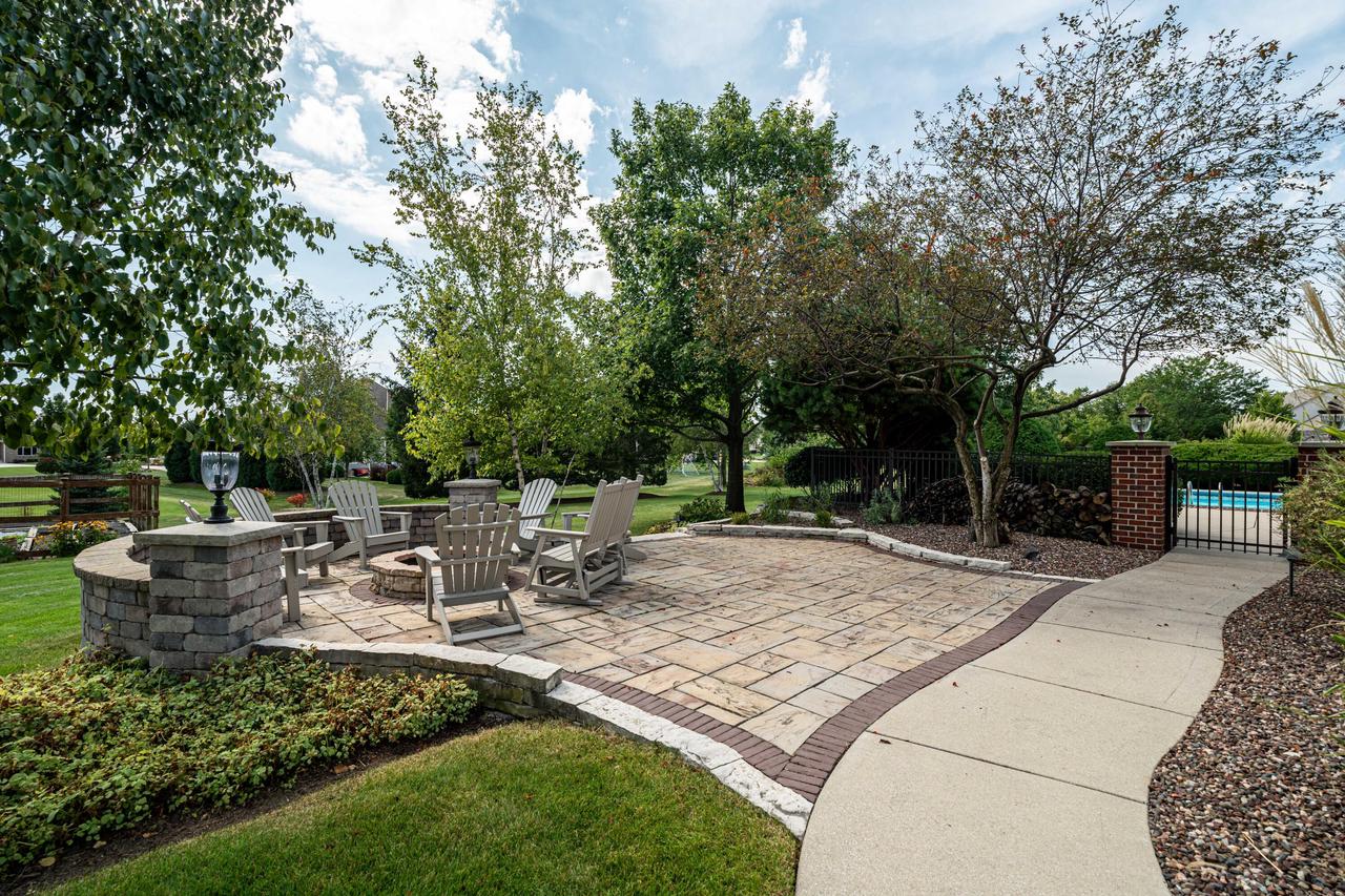 7158 South Cambridge DRIVE