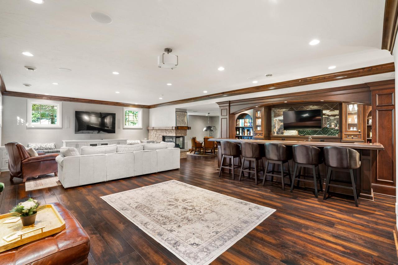 7158 South Cambridge DRIVE