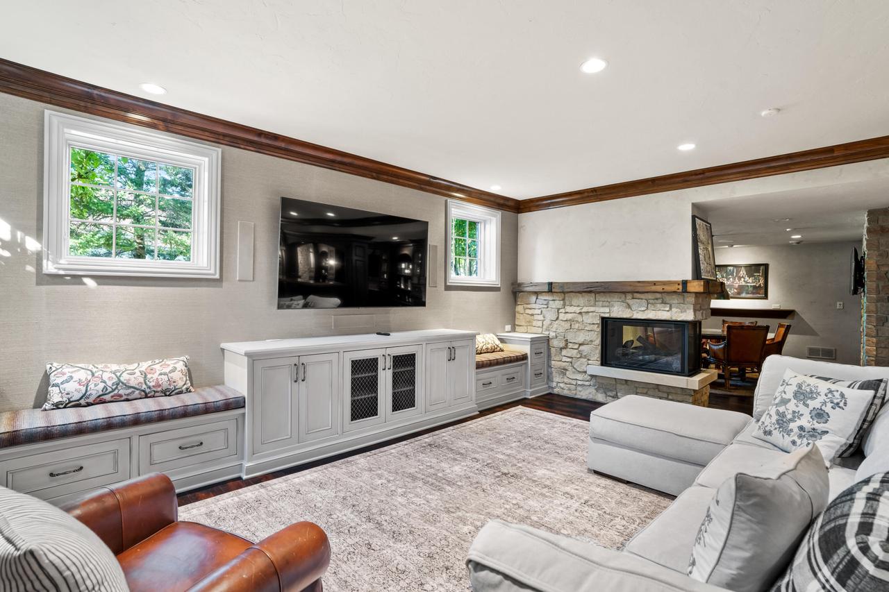 7158 South Cambridge DRIVE