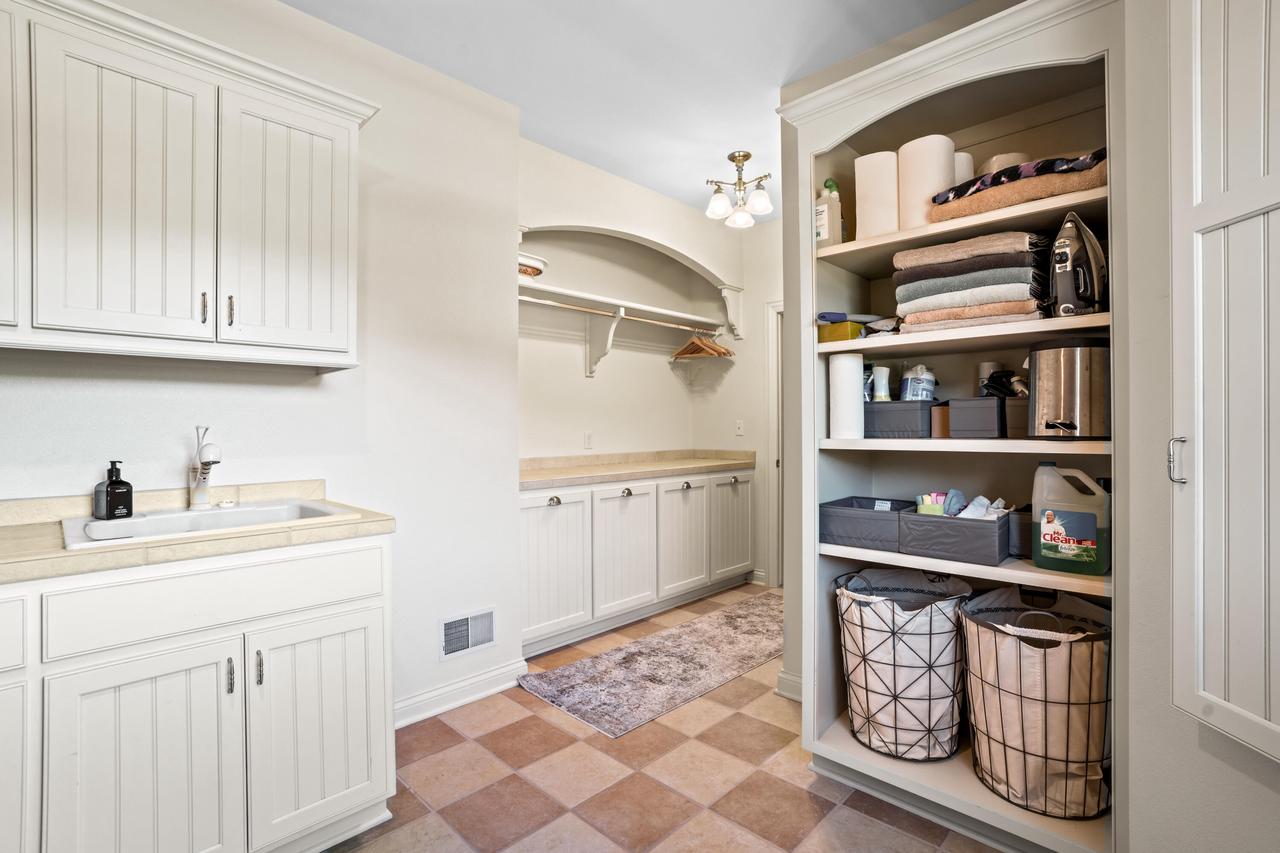 7158 South Cambridge DRIVE