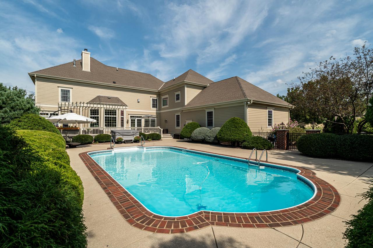 7158 South Cambridge DRIVE