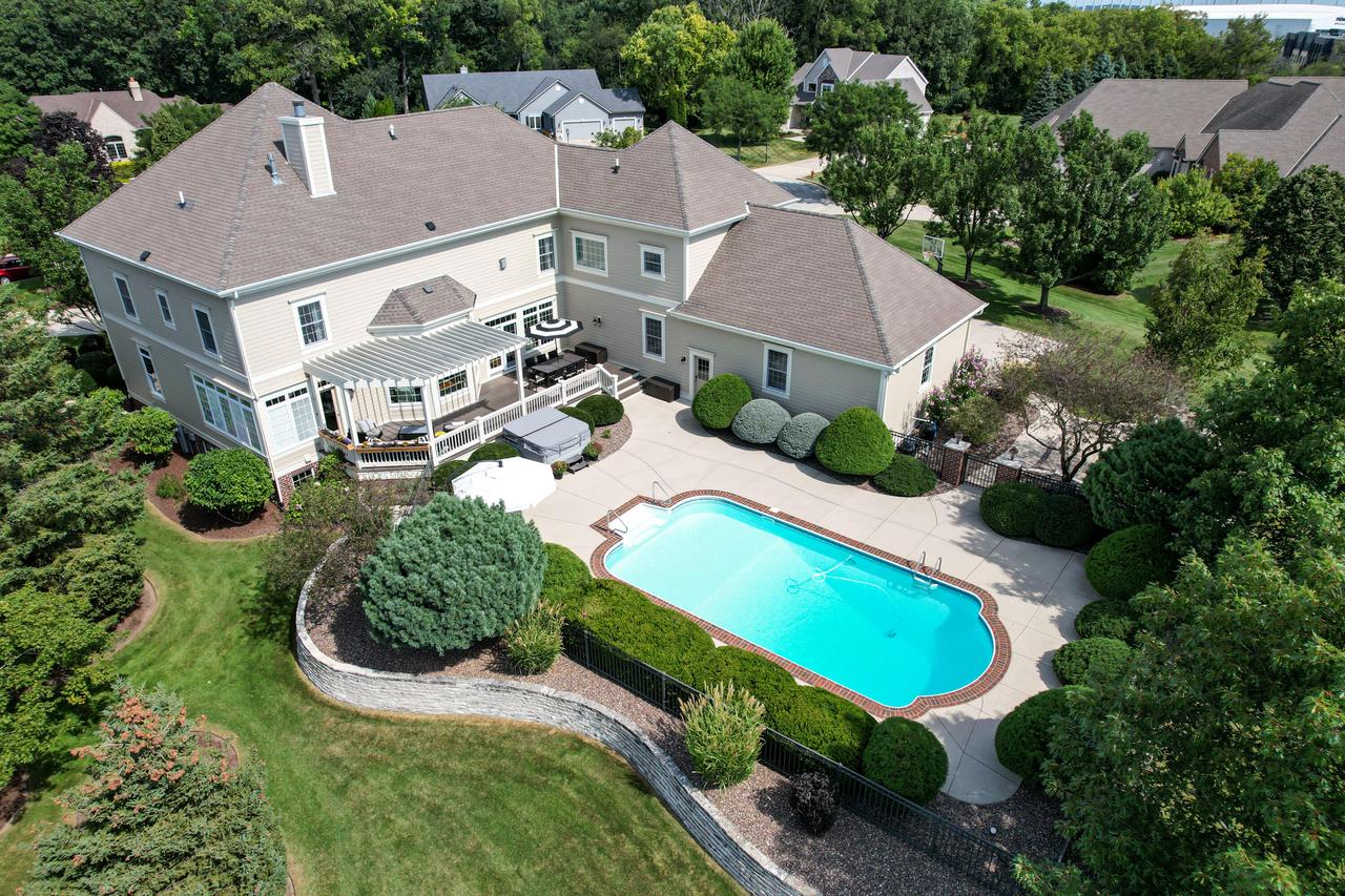 7158 South Cambridge DRIVE