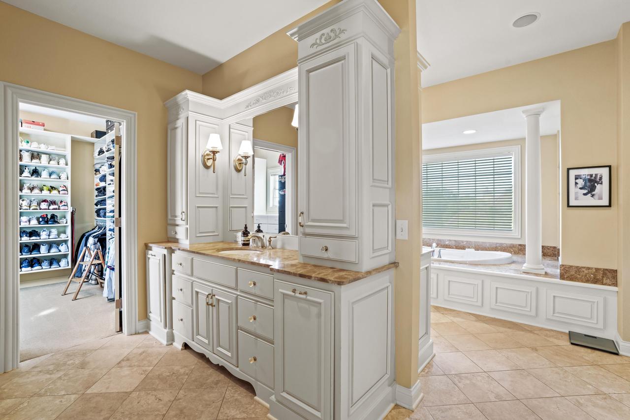 7158 South Cambridge DRIVE