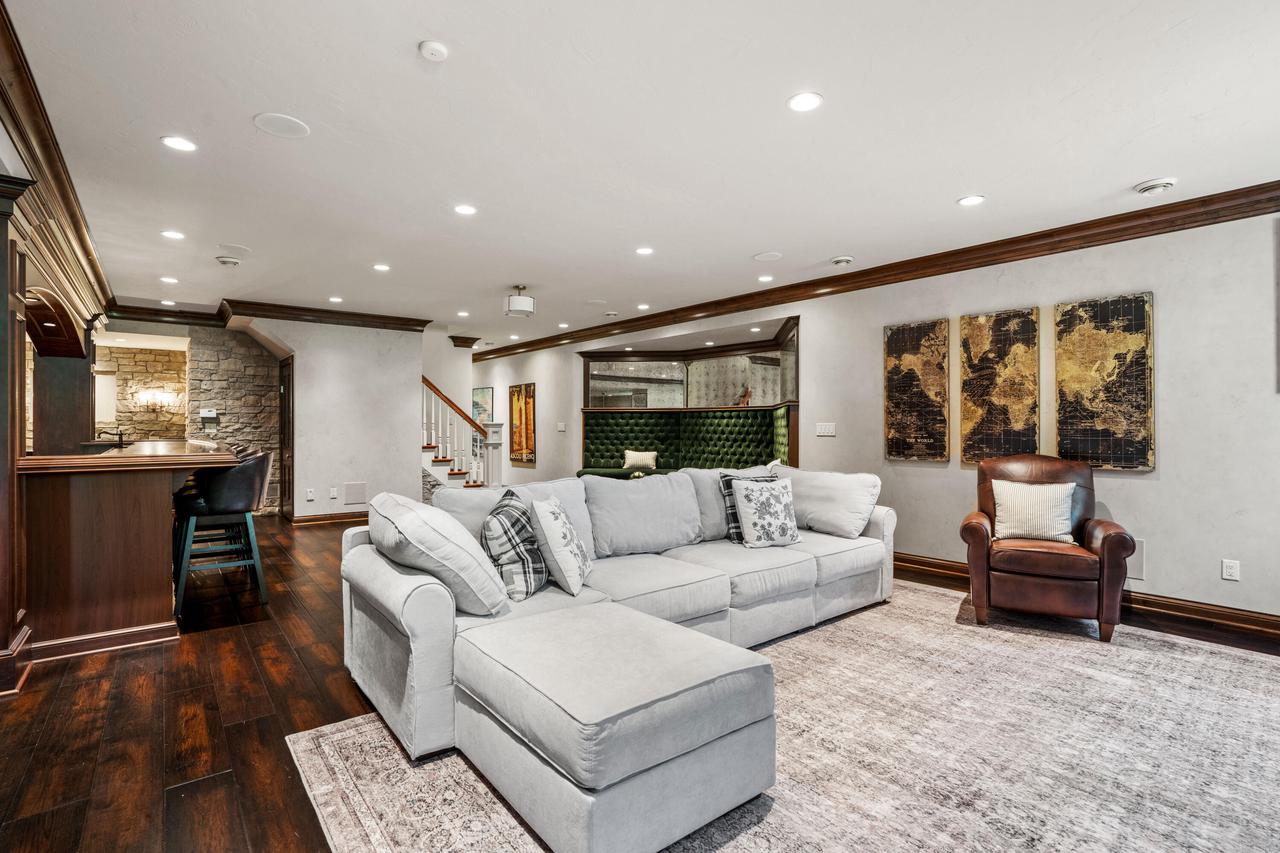 7158 South Cambridge DRIVE