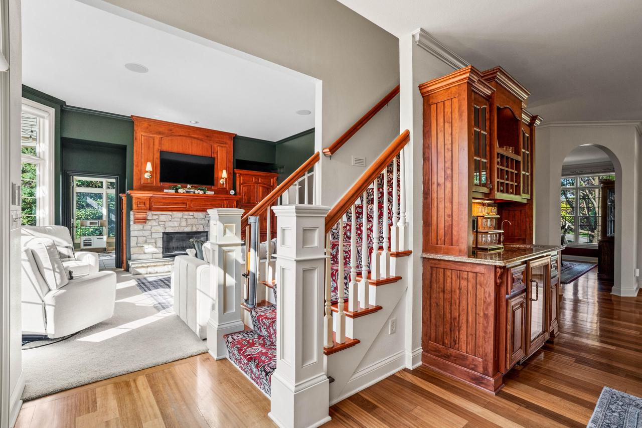 7158 South Cambridge DRIVE