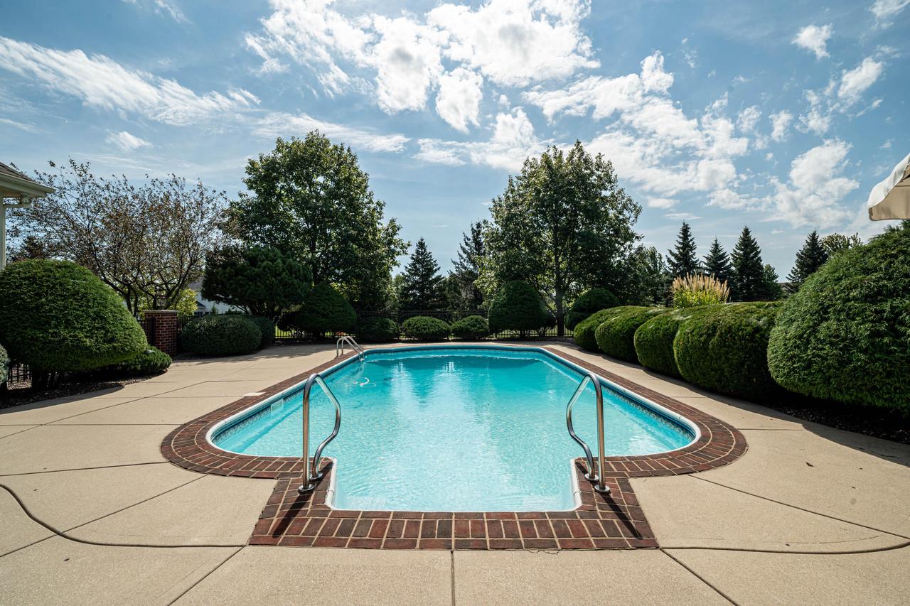 7158 South Cambridge DRIVE