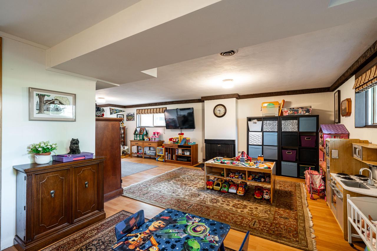 2640 North 128th STREET