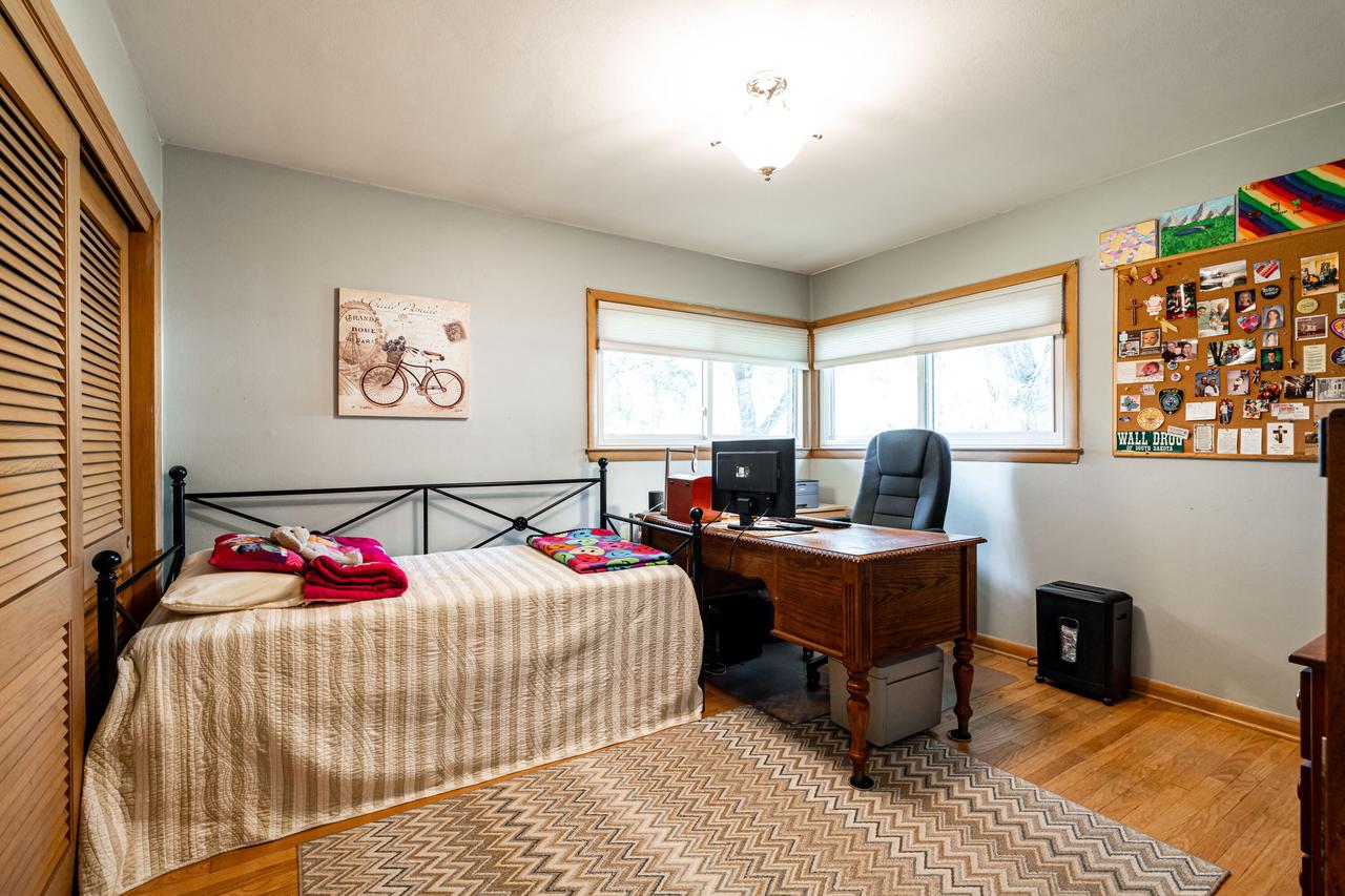 2640 North 128th STREET