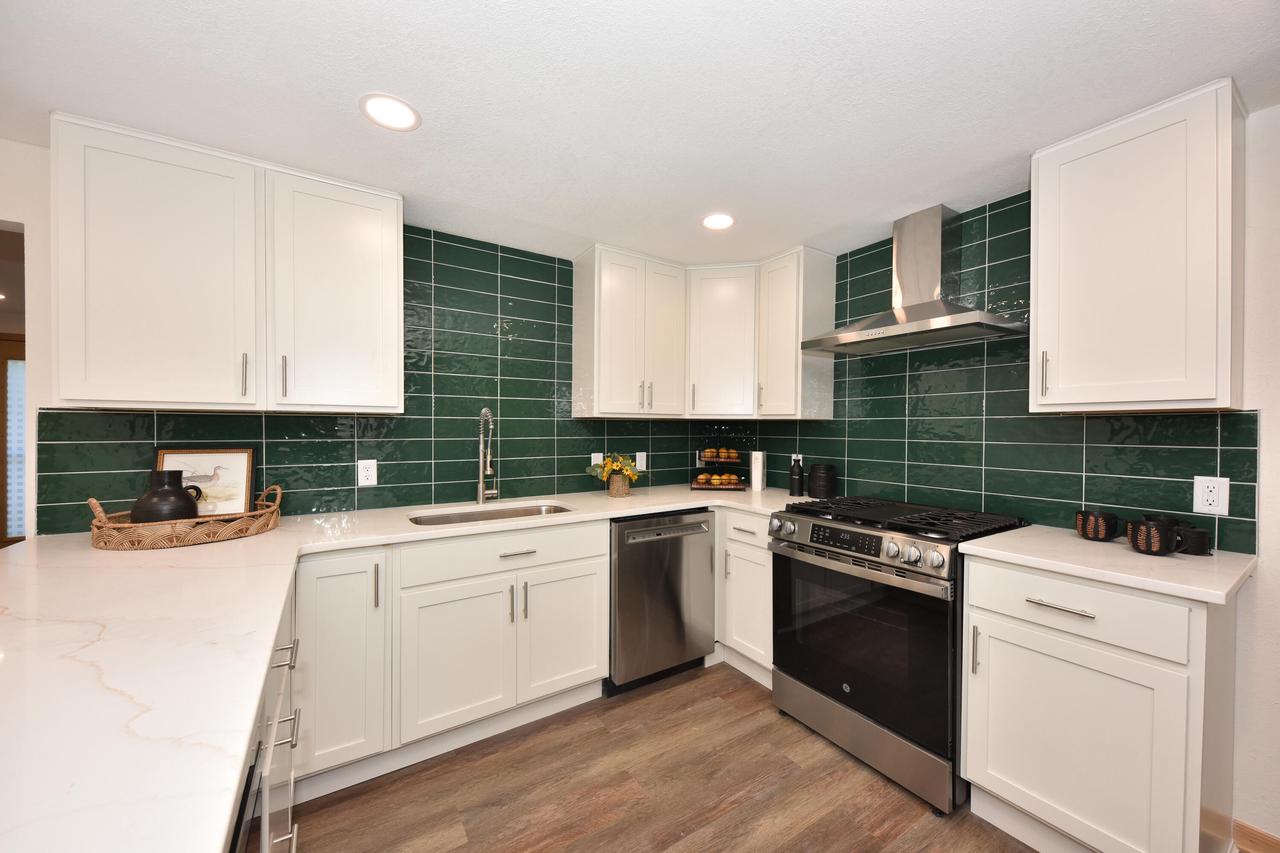 2315 West Apple Tree ROAD