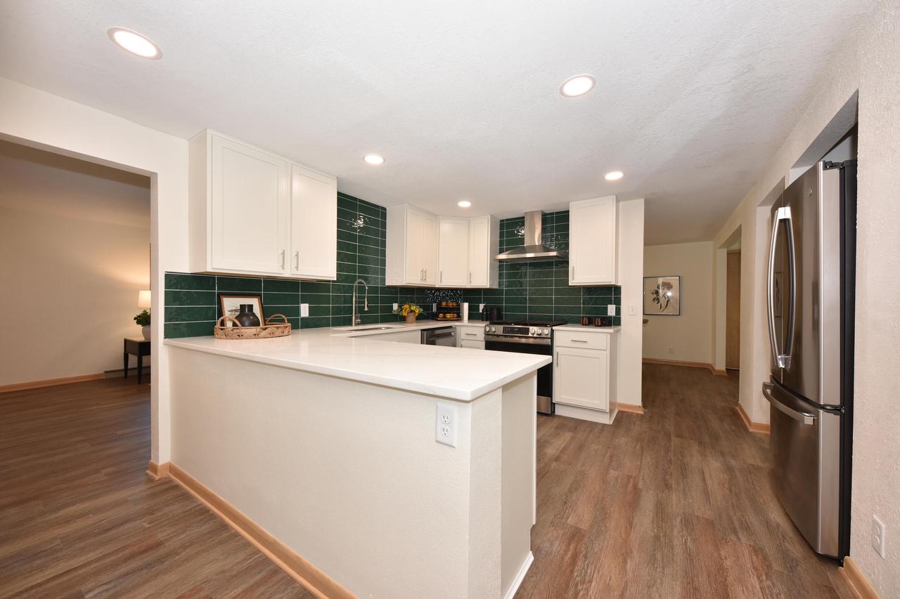 2315 West Apple Tree ROAD