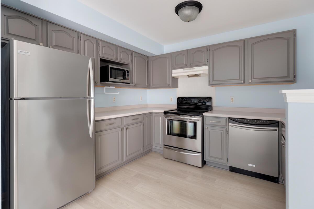 4947 West Maple Leaf CIRCLE