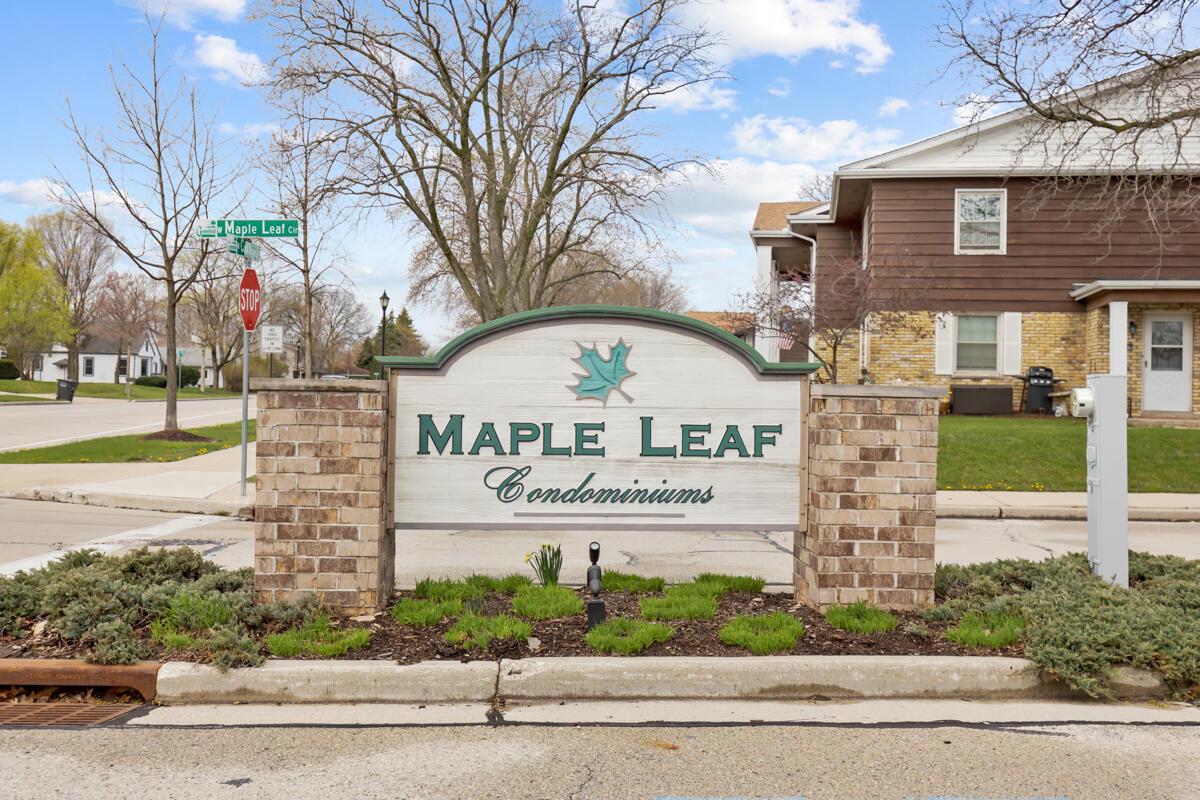 4947 West Maple Leaf CIRCLE