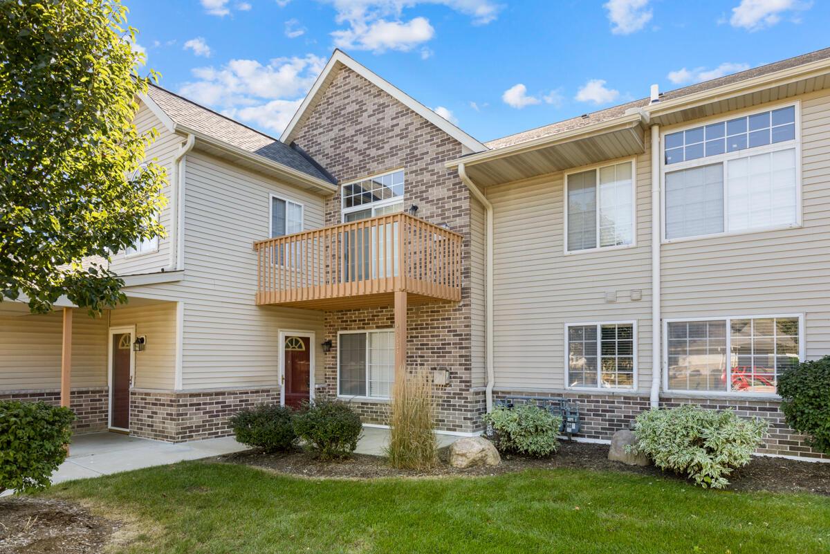 4947 West Maple Leaf CIRCLE