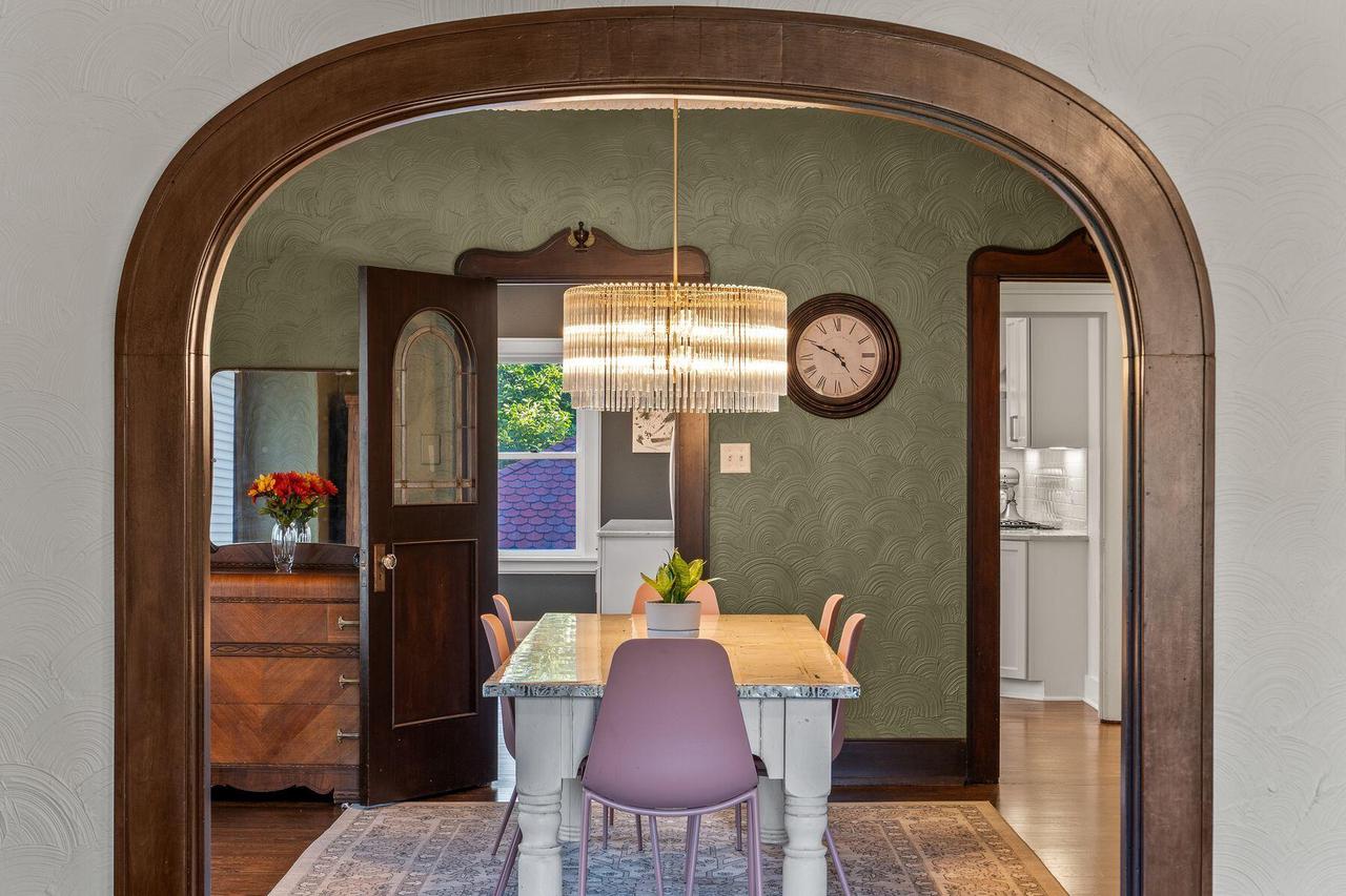 5603 West Washington BOULEVARD