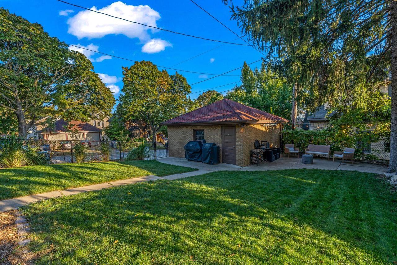 5603 West Washington BOULEVARD