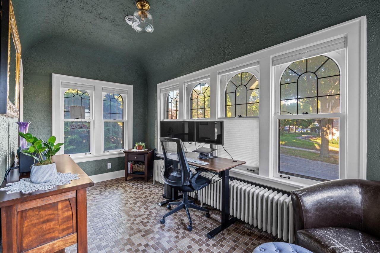 5603 West Washington BOULEVARD