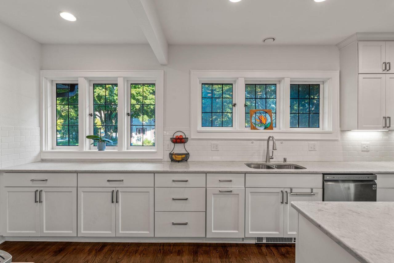 5603 West Washington BOULEVARD