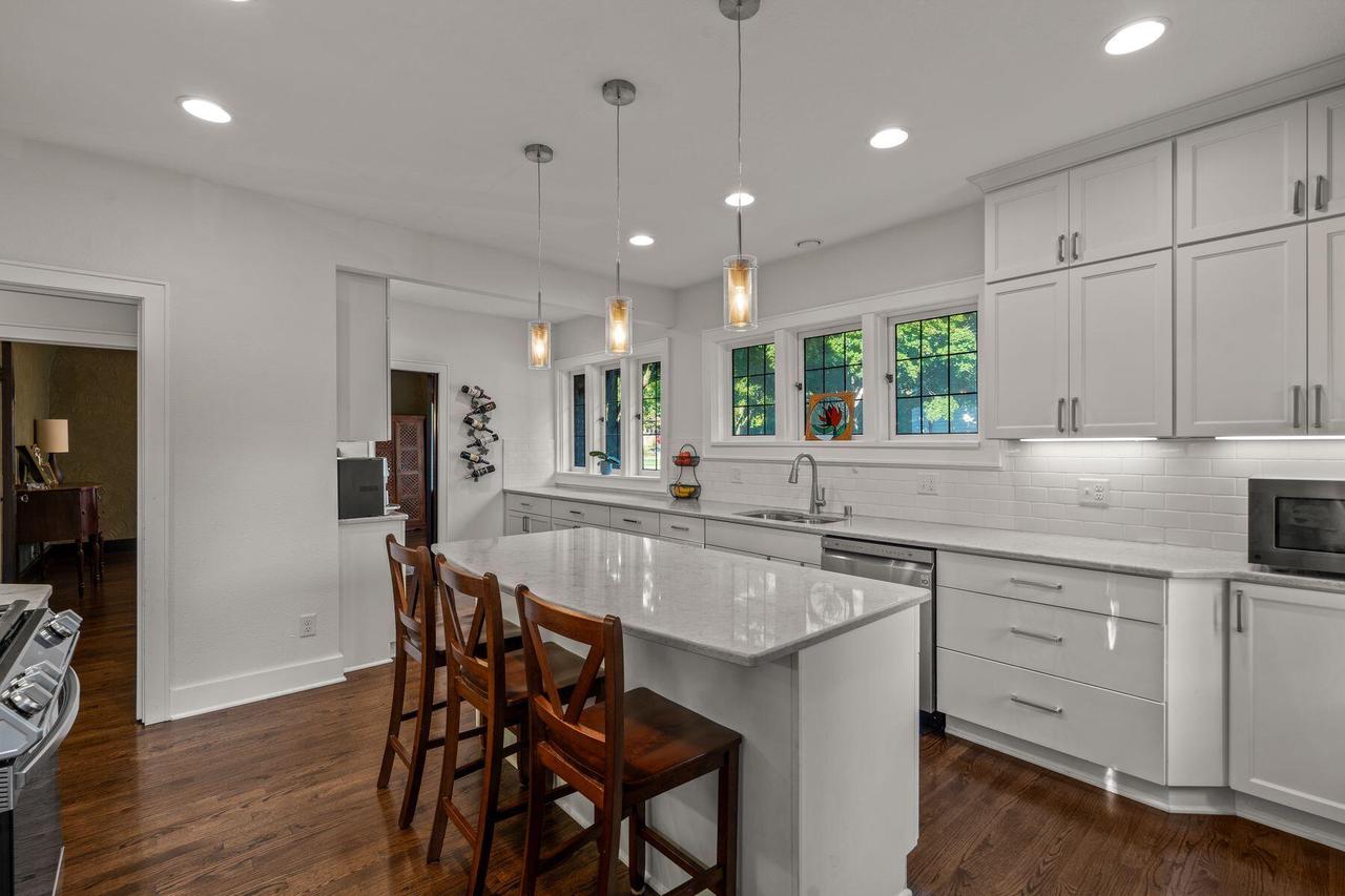 5603 West Washington BOULEVARD