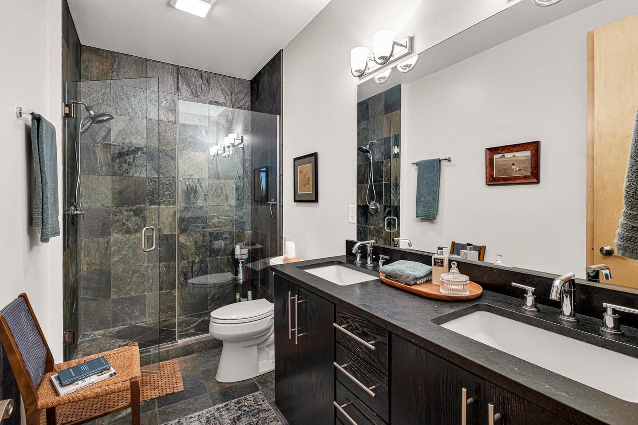 239 East Chicago STREET 709