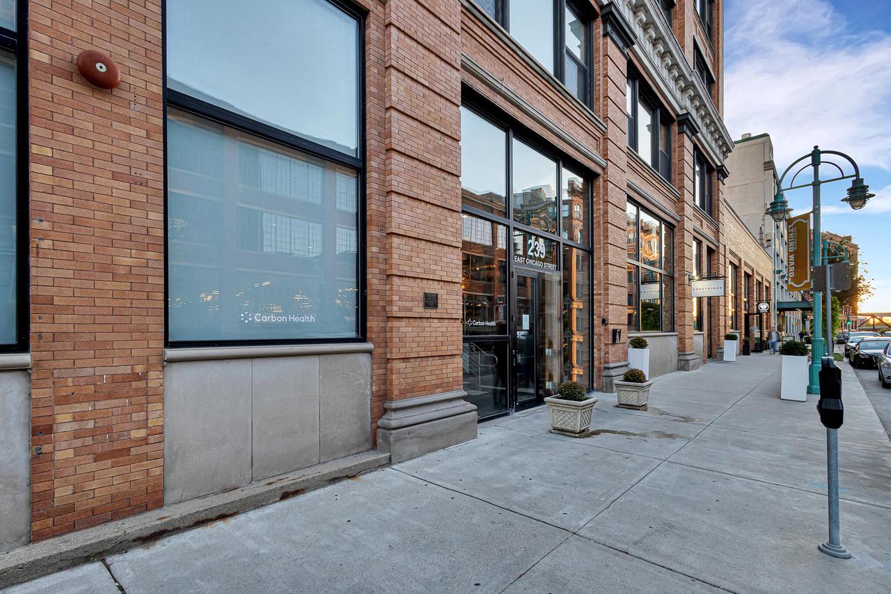 239 East Chicago STREET 709