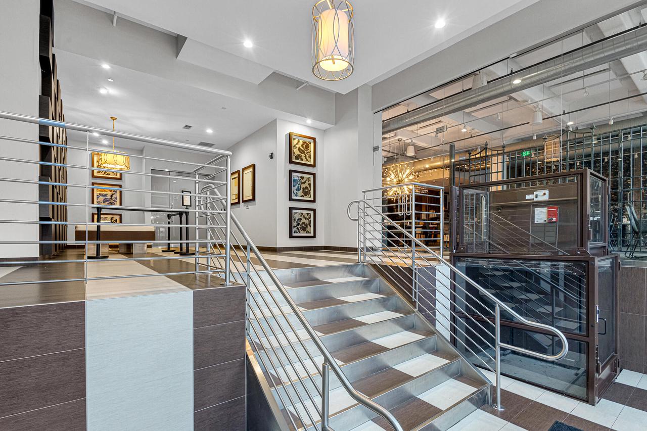 239 East Chicago STREET 709