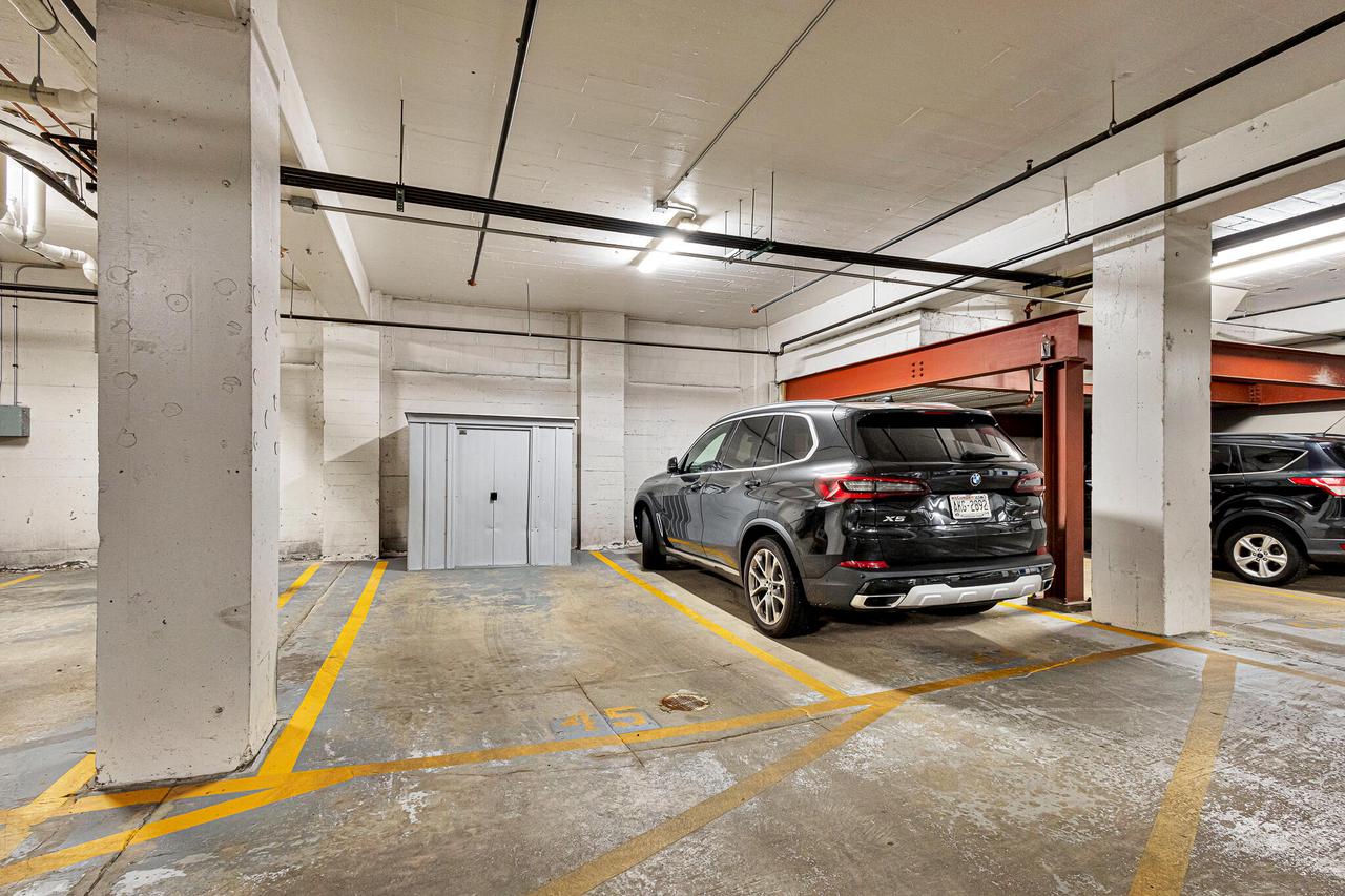 239 East Chicago STREET 709