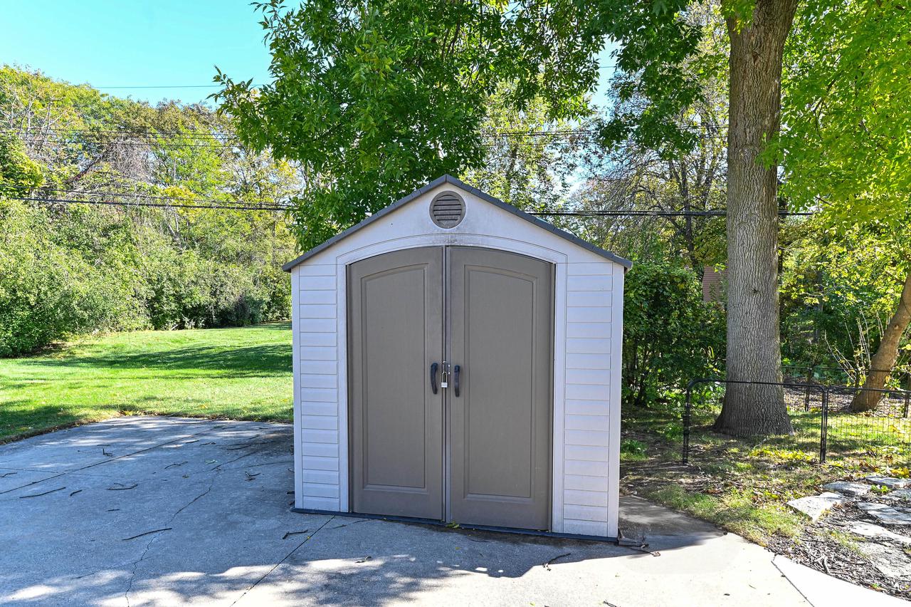 4014 West Abbott AVENUE