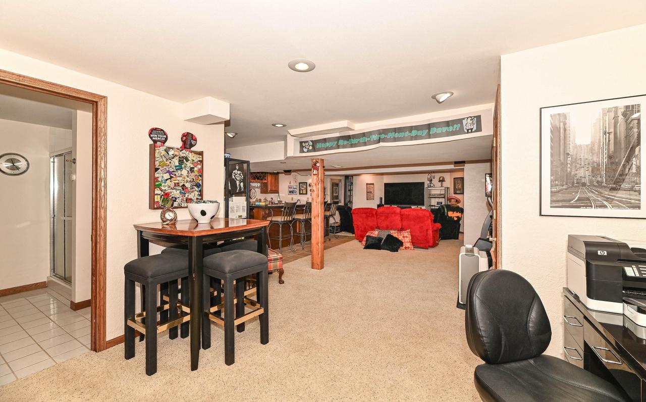 4014 West Abbott AVENUE