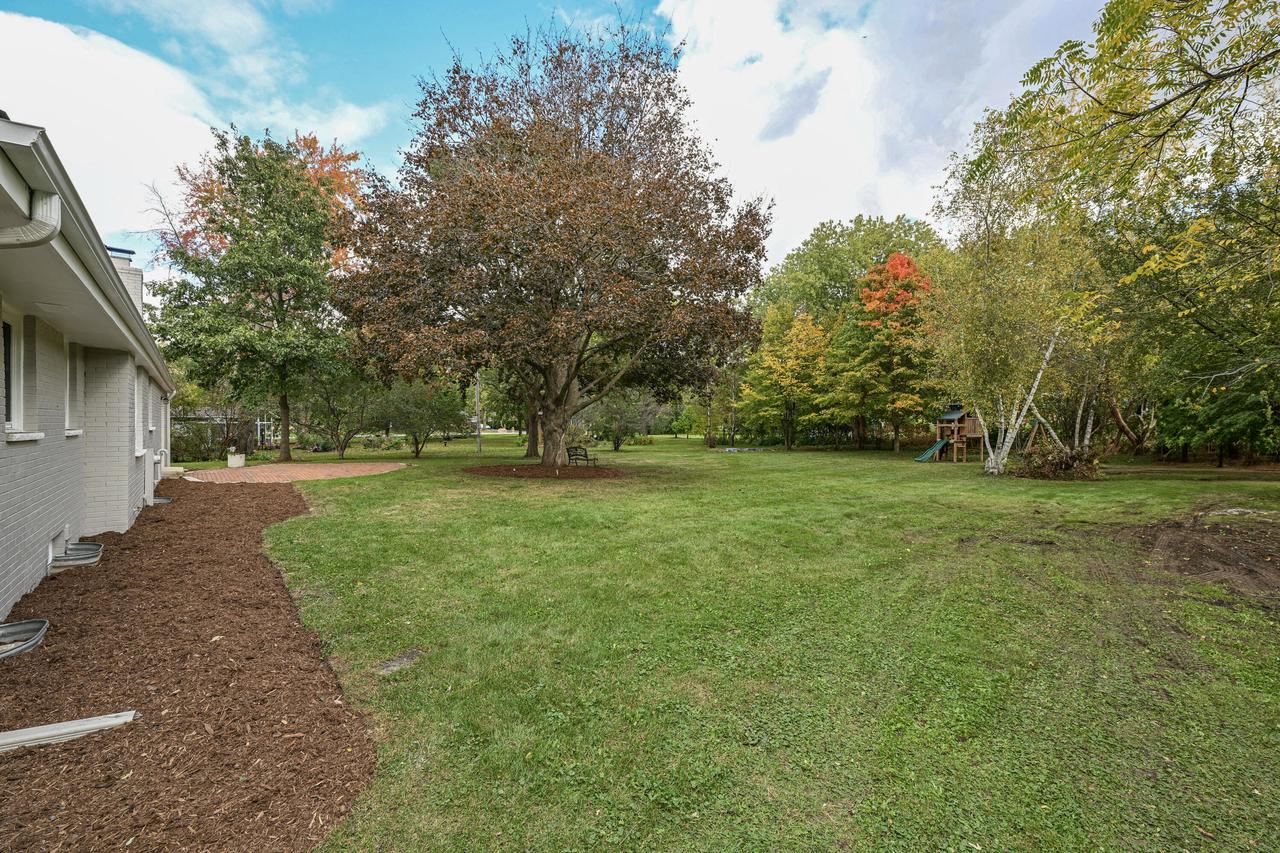 11446 North Glenwood DRIVE