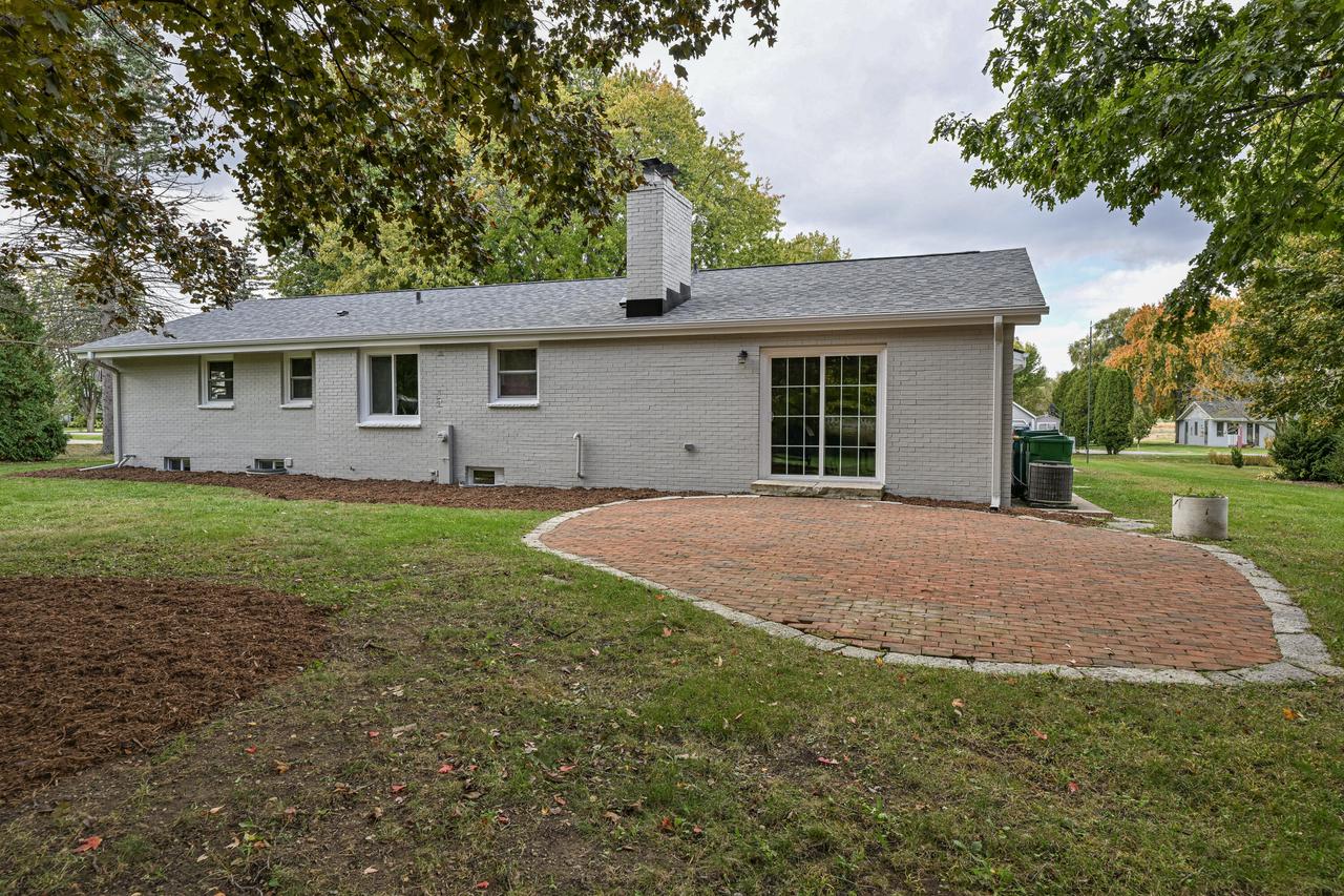 11446 North Glenwood DRIVE