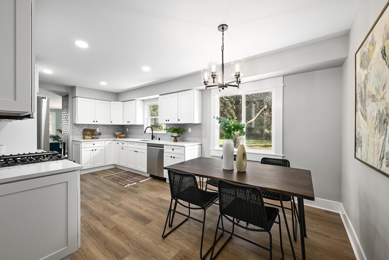 11446 North Glenwood DRIVE